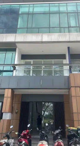 DI SEWAKAN RUKO 3 LANTAI DEKAT KRL CISAUK ICON BUSINES PARK