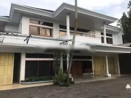 rumah lux siap huni lingkungan asri dan sejuk sayap jln ciumbuleuit, bandung utara