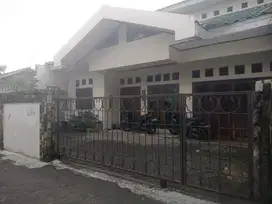 Rumah 2 Lantai di Cipedak Jagakarsa, Hanya 9 Menit Ke Tol Brigif