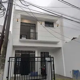 Dijual Rumah Mewah di Kencana Loka 12.5 BSD, Tangerang Selatan