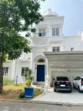 Rumah Mewah 3,5 Lantai di Cluster Bellano Gading Serpong, Tangerang
