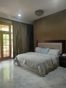 RUMAH MEWAH SURABAYA SENTUHAN KLASIK DARMO HARAPAN FOR SALE