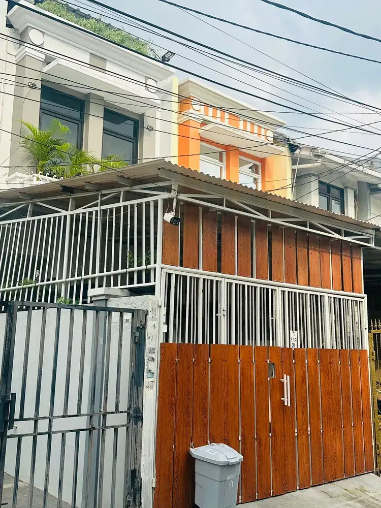 Dijual Rumah Siap Huni di Taman Palem Uk.3,9x15m2 Full Furnish