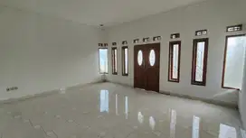 RUMAH DUA LANTAI MANDALAJATI BANDUNG