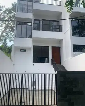 Hanya 1 KM Dari SwissBell Hotel Dago! Rumah Rasa Villa di Cigadung