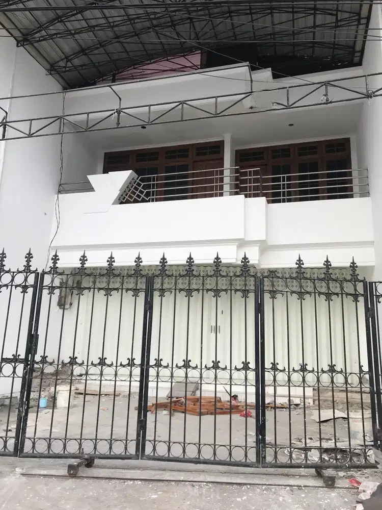 Disewakan ruko 2 lantai pusat kota Surabaya
