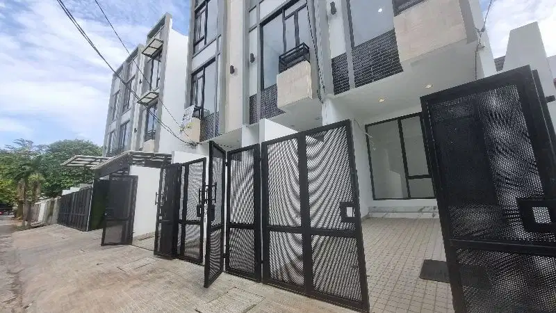 RUMAH BARU ARATA KEDOYA 3,5 LANTAI BISA KPR