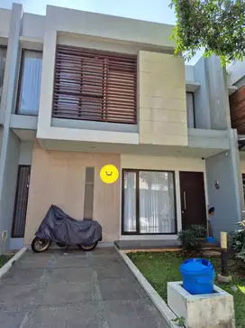 DISEWAKAN RUMAH 2 LANTAI HALAMAN LUAS CLUSTER THE EMINENT BSD CITY
