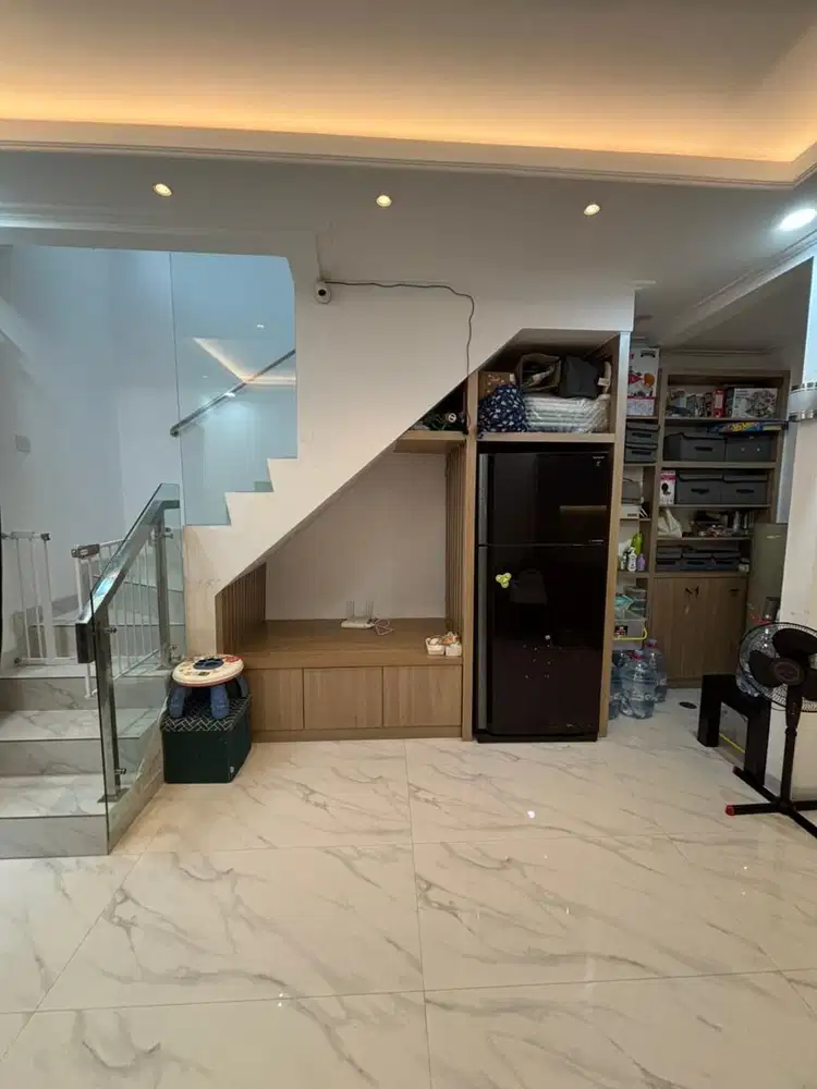 FOR SALE RUMAH PIK2 UK 4.5X10 2LT 1KT FULL FURNISH INTERIOR DESIGN SHM