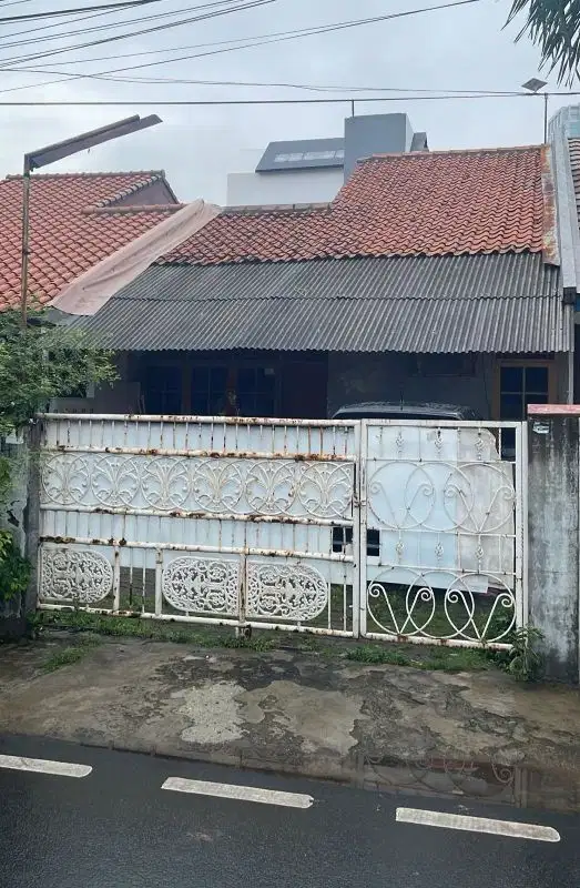 Rumah Hitung Tanah Lokasi Strategis di Petamburan Jakarta Barat