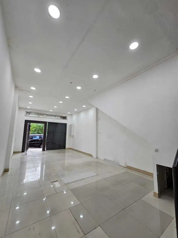 Ruko Sentra Bisnis Pluit 3,5 lantai rapih siap pakai