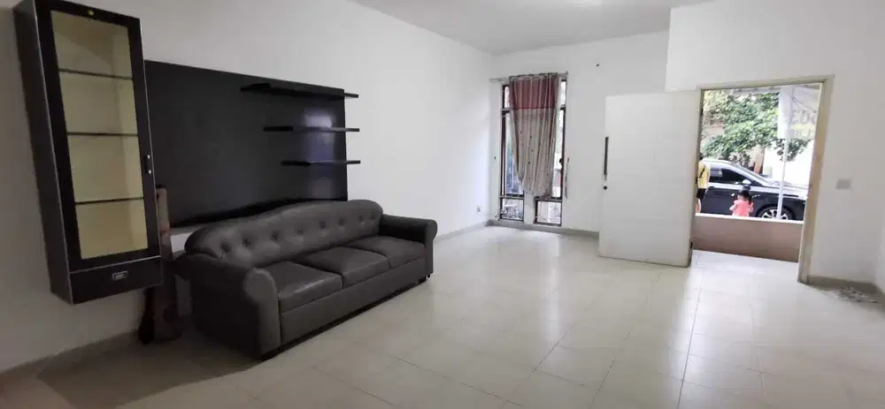 Dijual Rumah 2 Lantai Furnished di Cluster Alamanda JGC, Jakarta Timur