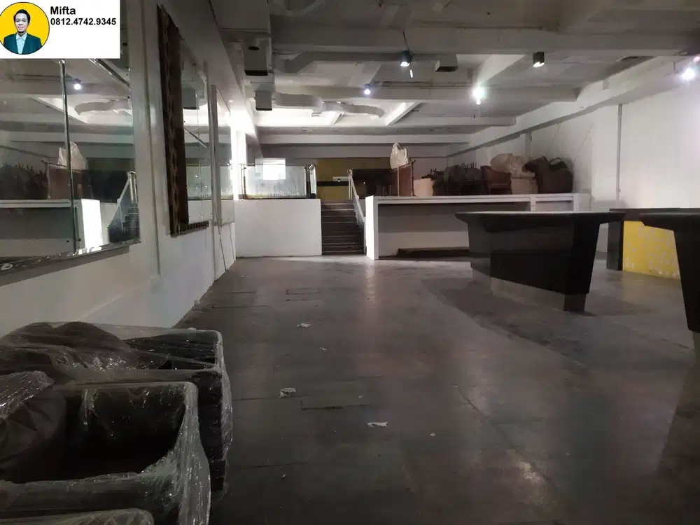 343. Murah Dijual Gedung 3 Lantai Strategis di Kemang Raya Jaksel