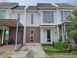 Disewakan rumah 2 lt Sektor 7