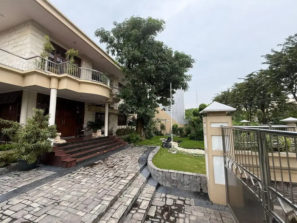 Jual rumah siap huni Raya darmo harapan indah regency mewah