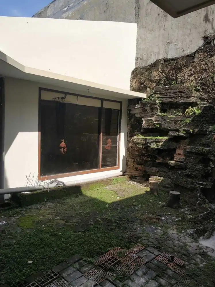 Rumah 2 Lantai di Surabaya Selatan