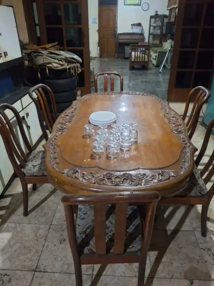 Djual cepat bekas pakai Meja makan Jati asli 6 kursi