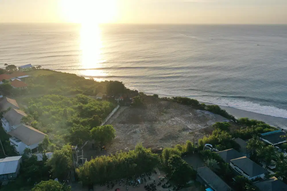 Lahan Tebing Suluban. Area Pecatu.