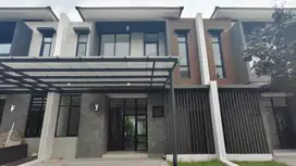 Rumah PIK2 Cluster Danau uk 8x27 Bagus Termurah