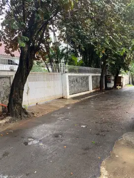 Rumah 1 Lantai di Kemang Selatan, Hanya 14 Menit ke Tol Ampera