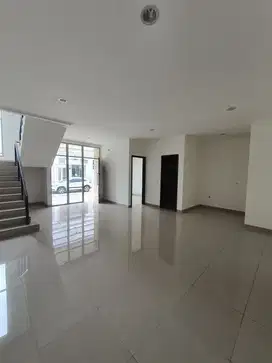 Dijual Cepat Rumah PIK 2 uk. 8x15 m HOEK Kosongan Murah