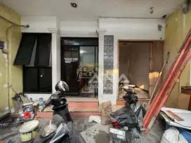 ANA RUMAH UK 6X15M DI JALAN RAYA JELAMBAR