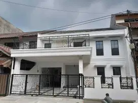 Rumah 2 Lantai Baru di Puri Flamboyan, Rempoa, Ciputat