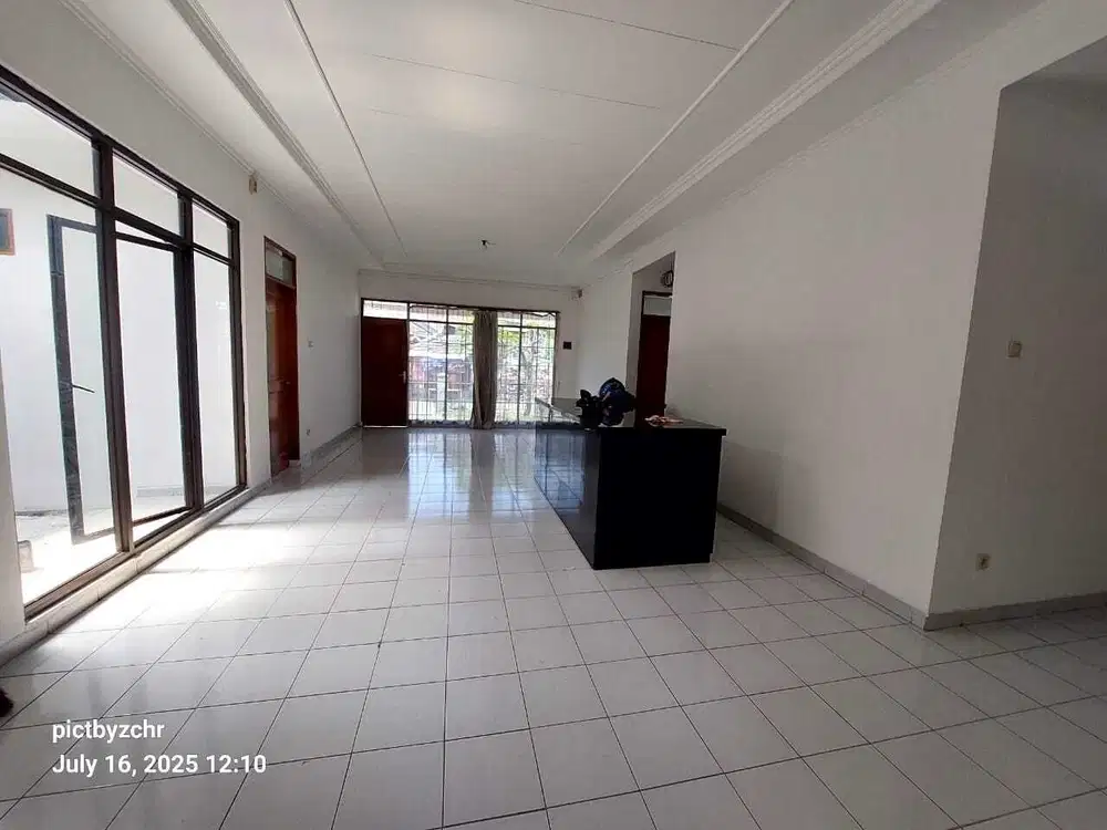 RUMAH HOEK UNTUK USAHA GUNUNG BARU DEKAT TOL PASTEUR