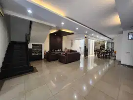 Dijual Rumah Siap Huni Semi Furnish di Janur Indah, Kelapa Gading