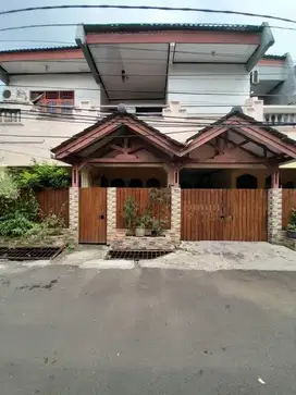 RUMAH NYAMAN 2LANTAI RAWAMANGUN