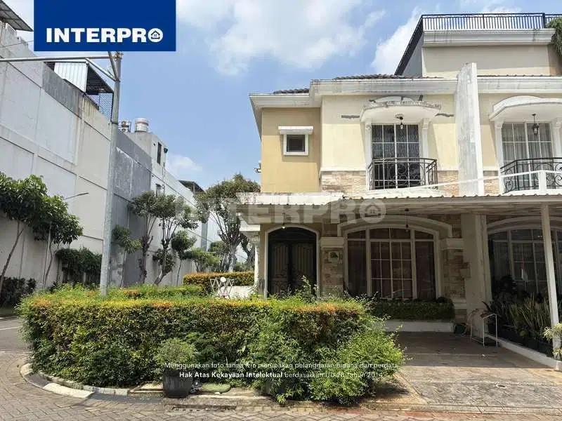 Rumah Hook 2 Lantai Depan Danau Green Lake City Cluster Eropa - 135m2