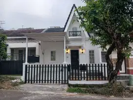 DIJUAL RUMAH BARU RENOVASI BAGUS MURAH SIAP HUNI VENESIA SENTUL CITY