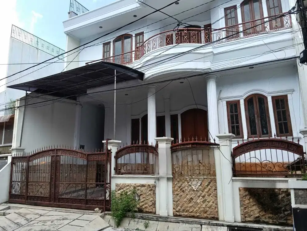 Rumah bagus 3 lantai dijual lokasi Favorit Sunter Jakarta Utara