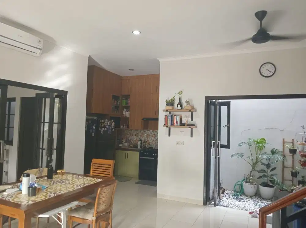 Dijual Rumah Kencana Loka Rapih Siap Huni Baru Direnovasi