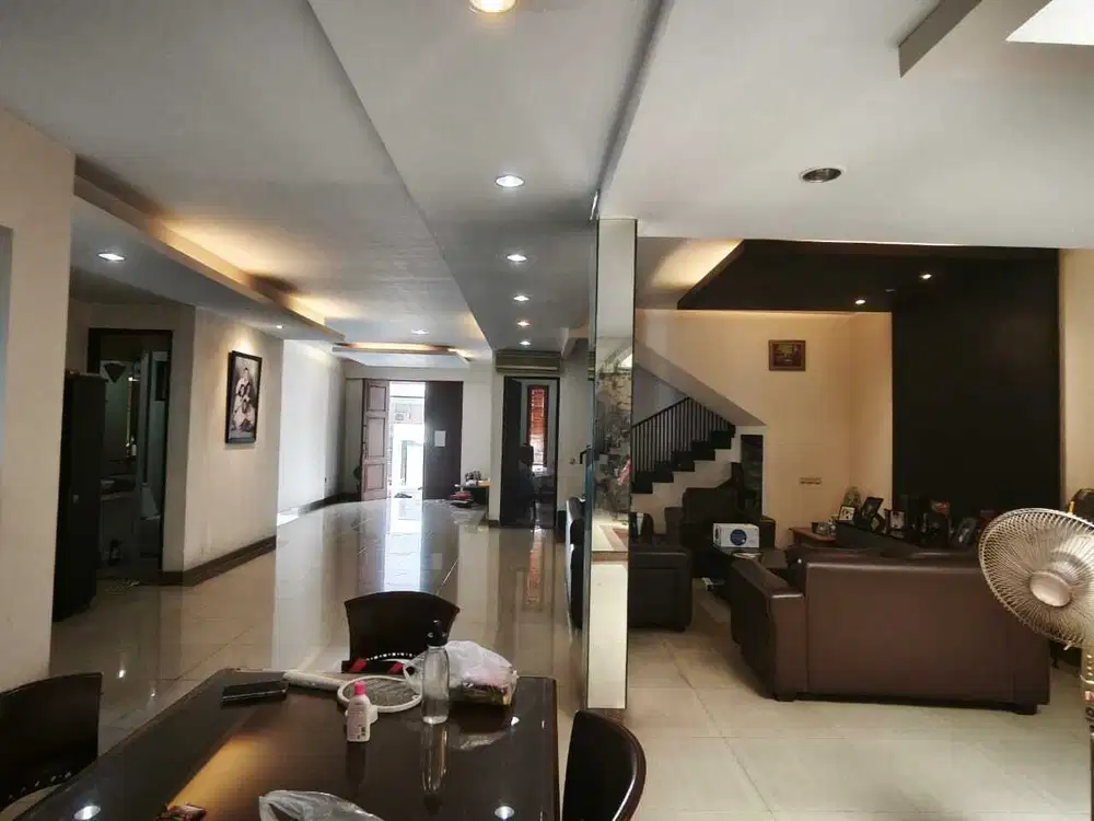 Dijual Rumah Siap Huni di Janur Indah Kelapa Gading, Jakarta Utara