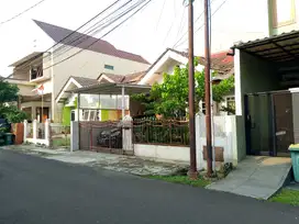 Rumah Lama LT 144m² di Nusa Loka BSD Tangerang