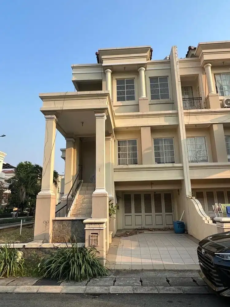 Rumah Hoek 3Lt Di Gading Grande, Hanya 5 Menit Ke Mall Kelapa Gading