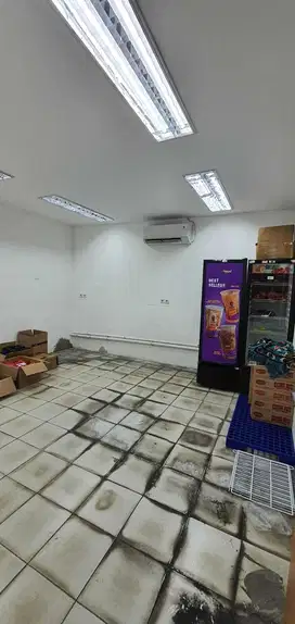 Disewakan rumah 3lantai, cocook utk usaha dan gudang
