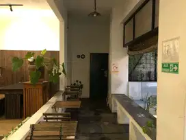 disewakan gedung 4 lantai bekas resto di rungkut kidul industri