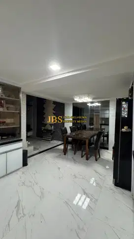 Dijual Rumah 3,5 Tingkat di Jalan Tarutung (Daerah Thamrin) - Medan
