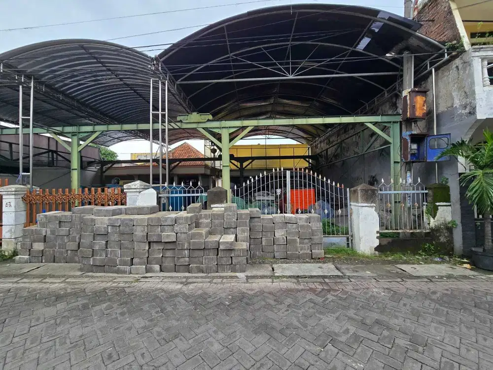 RUMAH DI JALAN TAMBAKSARI SURABAYA