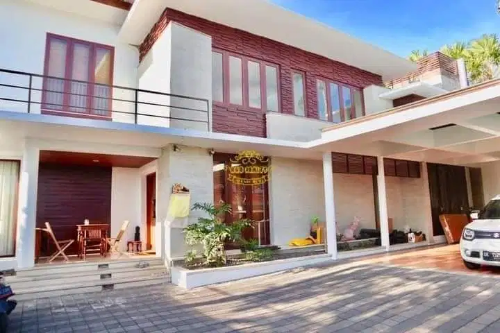 Villa mewah view sawah 2lt 6are elit kerobokan dekat petitenget jl8mtr