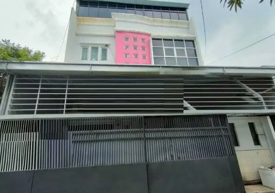Rumah minimalis rapih 4 lantai dijual siap huni Sunter Jakarta Utara