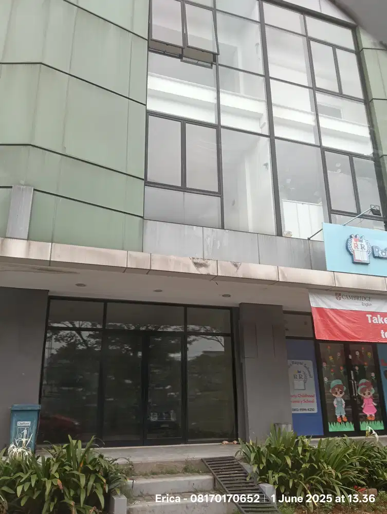 Disewakan ruko 3 lantai belakang sudh dijadikan dapur d Suvarna Sutera