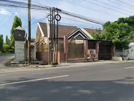 Rumah Strategis Untuk Usaha di Solo Baru