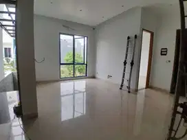 Dijual Rumah Mewah 3 Lantai Cluster Indomobil Pik Brand New
