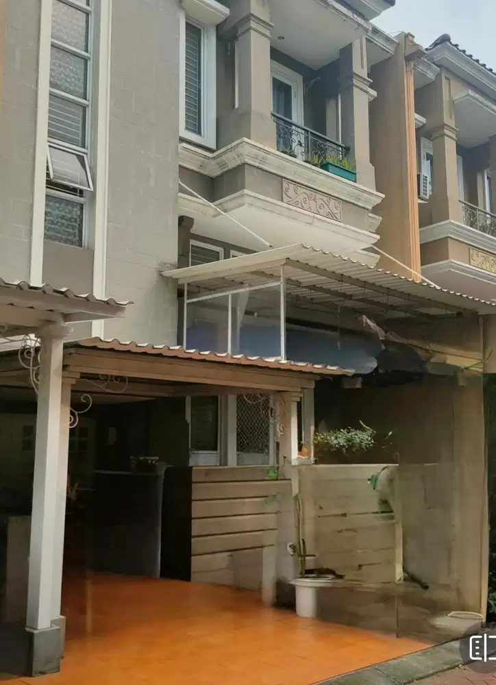 DIJUAL RUMAH KARELIA VILLAGE GADING SERPONG RAPIH DAN SIAP HUNI