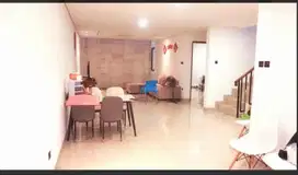 JUAL RUMAH BANGUNAN BARU ADA ROOFTOP DI TAMAN MODERN CAKUNG JAKARTA TIMUR
