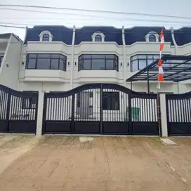 Rumah 2 Lt SHM 6 Menit ke RS Citra Medika Depok Dibantu KPR J-37616