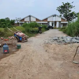 Dijual Lahan Luas dan 4 Rumah Bagus di Karawang, Jawa Barat